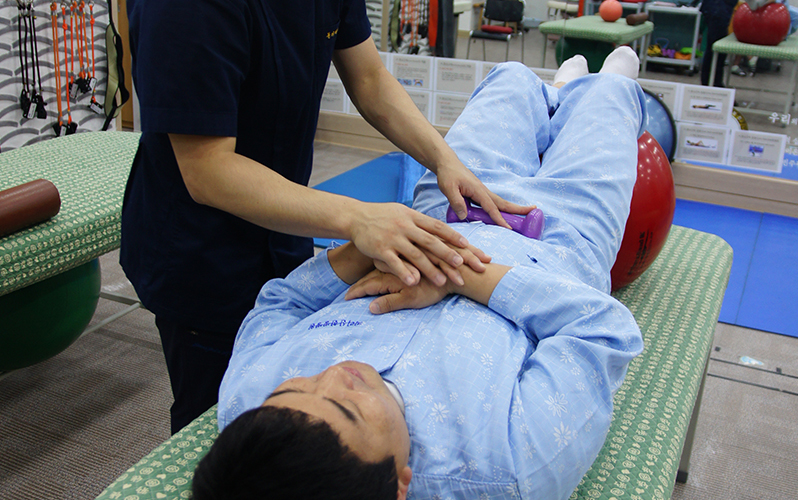 <b style=font-size:20px;>3단계</b>