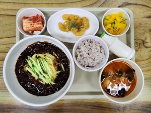 유니짜장면