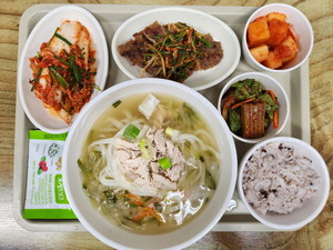 닭칼국수 